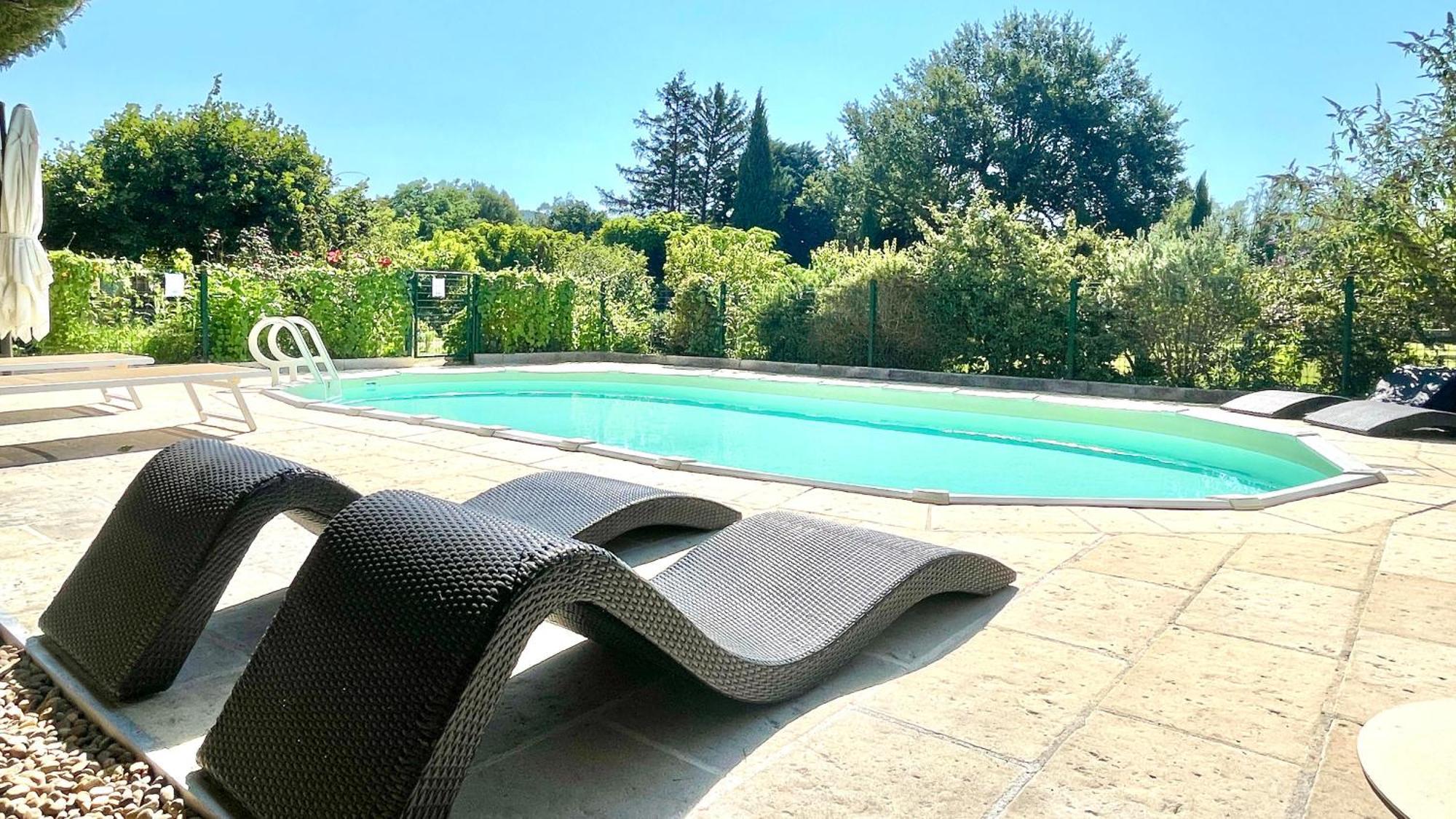 Rendez-Vous Avec Les Cigales - Gite 6 Personnes 100M2 - Piscine Privee - Climatisation Cheval-Blanc Екстериор снимка