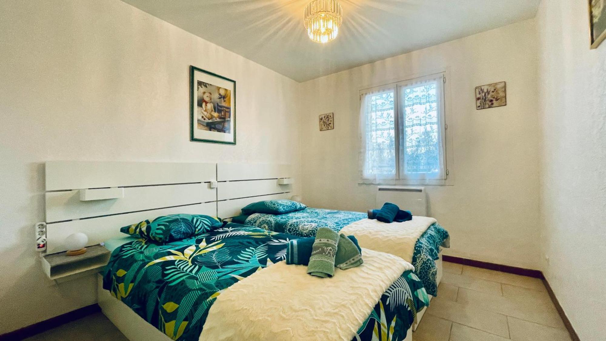 Rendez-Vous Avec Les Cigales - Gite 6 Personnes 100M2 - Piscine Privee - Climatisation Cheval-Blanc Екстериор снимка